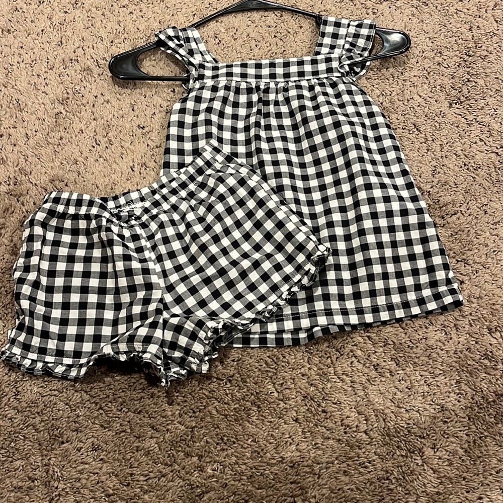 Carters 6/6x adorable black and white set